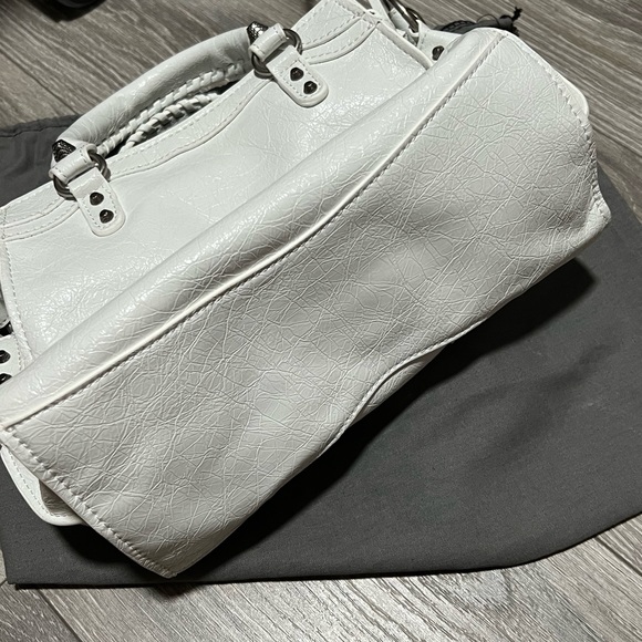 Designer Bag - Picture 5 of 8